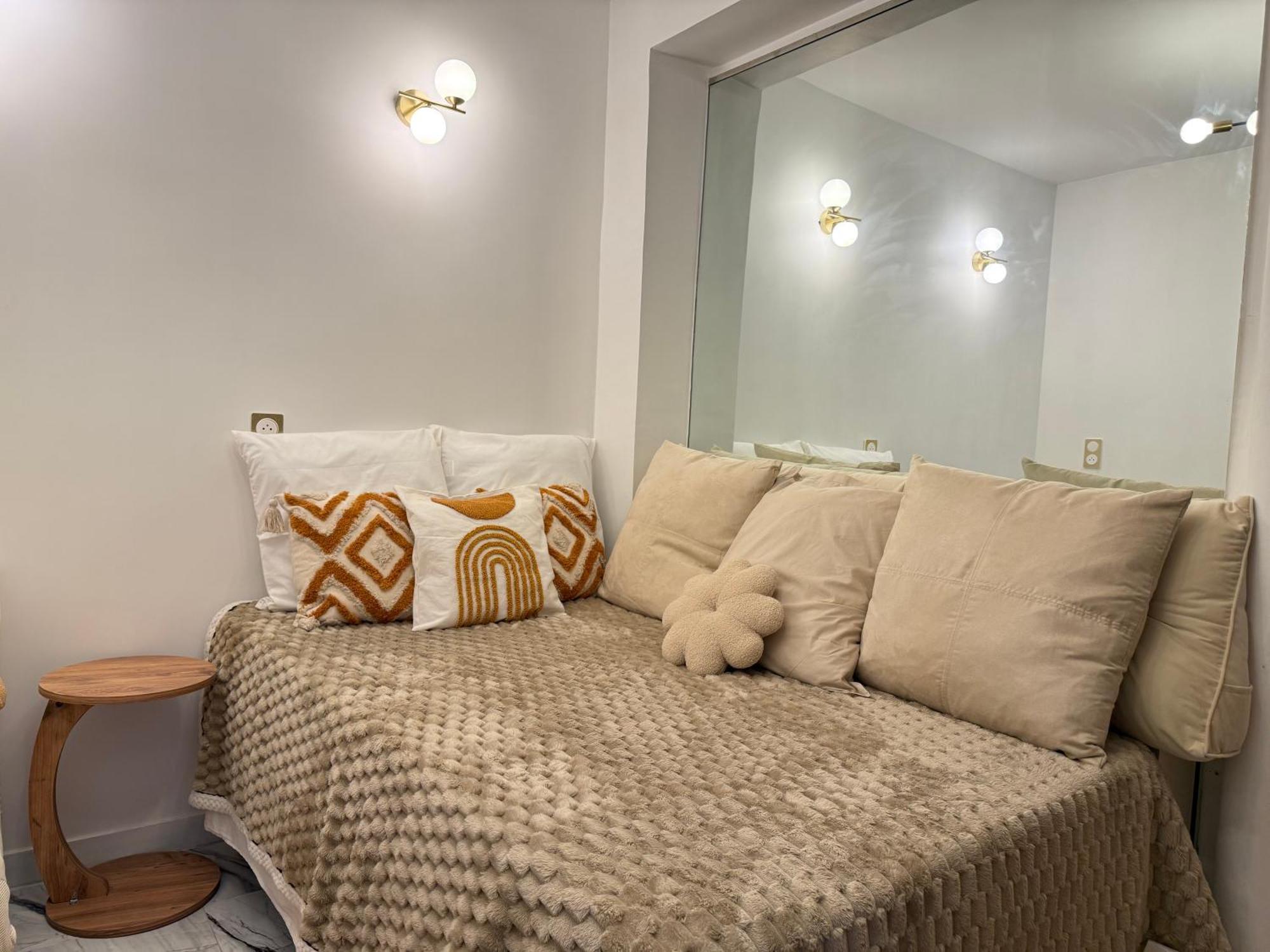 Appartement Charming Getaway In Le Marais - Oberkampf Working & Living