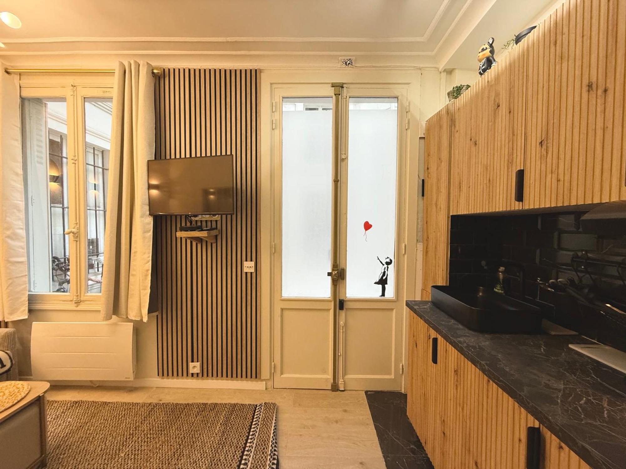 Charming Getaway In Le Marais - Oberkampf Working & Living Appartement *